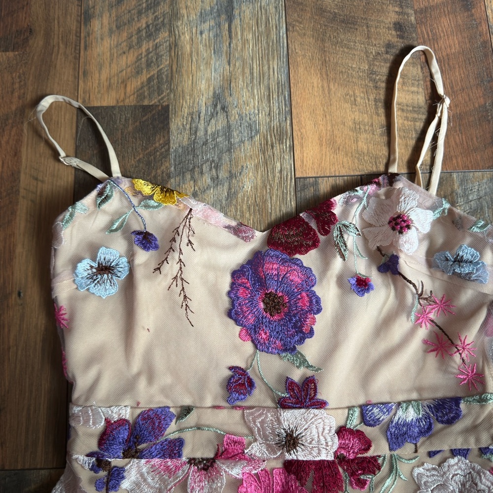 Lulus Garden Grandeur Dress Beige Floral Embroidered A-Line Mini Size small s - Picture 6 of 13